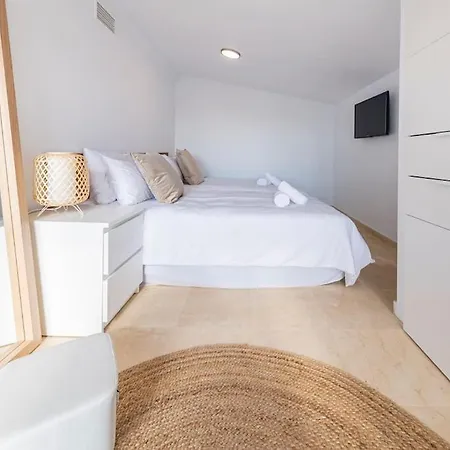 Atico Nuevo En Lujosa Urbanizacion Junto A Restaurantes Y Cafeterias Apartment Marbella