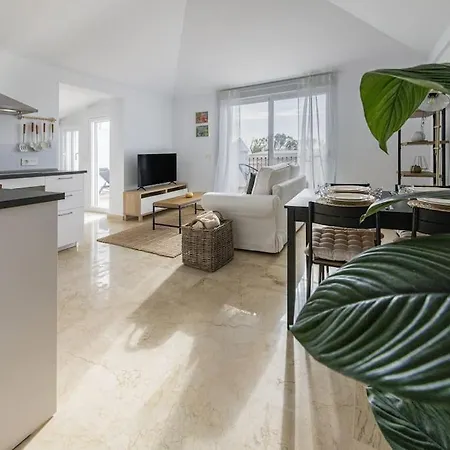 Atico Nuevo En Lujosa Urbanizacion Junto A Restaurantes Y Cafeterias Apartamento Marbella